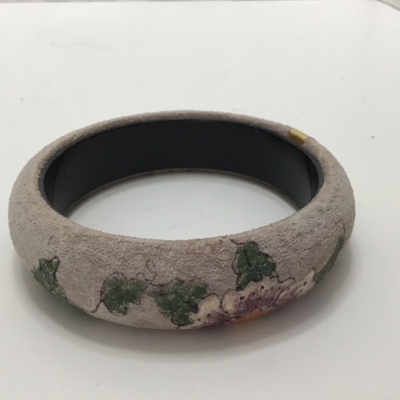 VTG Rhinestone jewelled black resin domed cuff & VTG suede Floral Bracelet - Picture 10 of 14